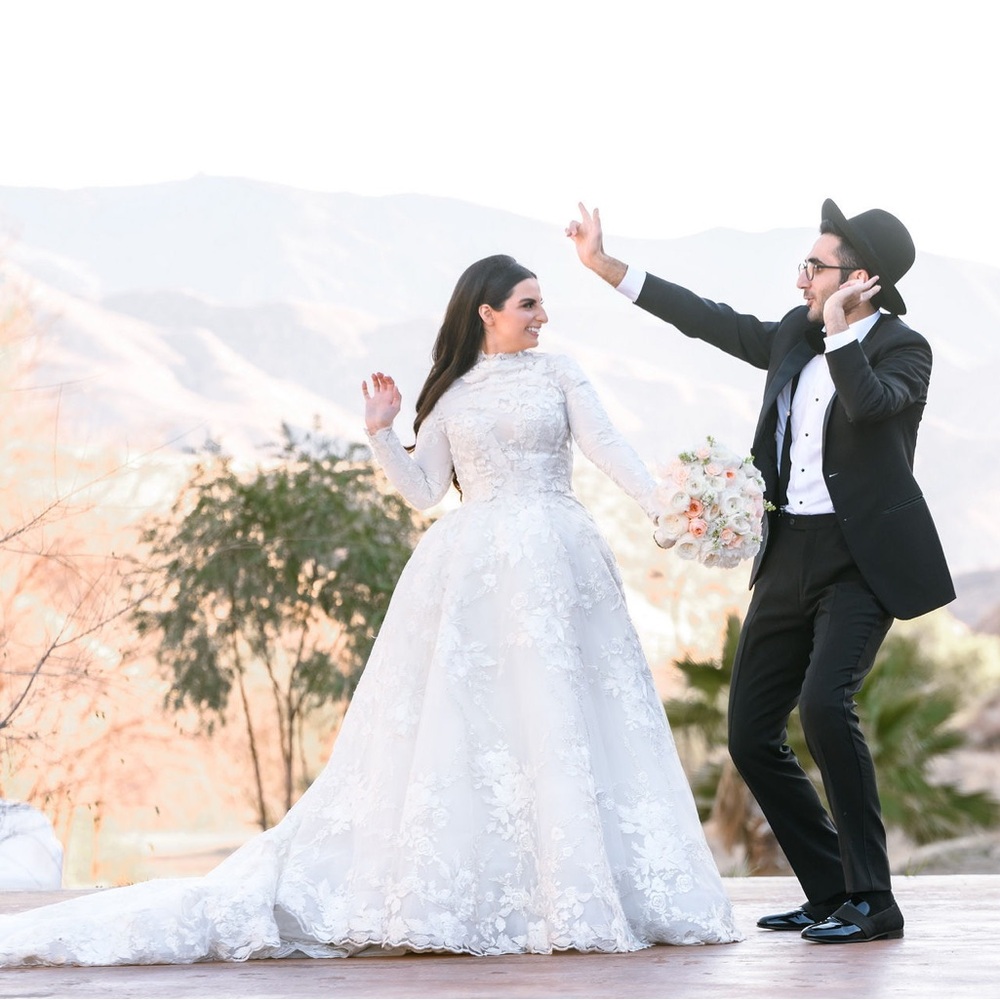 Monique Lhuillier White Lace Wedding Dress